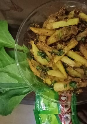 A picture of Green spinach fries.