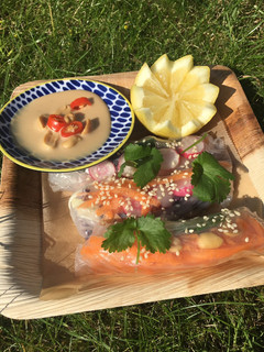 A picture of Vietnamese inspired vegetable rolls #summerchallange1So easy to make, no cooking required 😀.