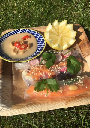 A picture of Vietnamese inspired vegetable rolls #summerchallange1So easy to make, no cooking required 😀.