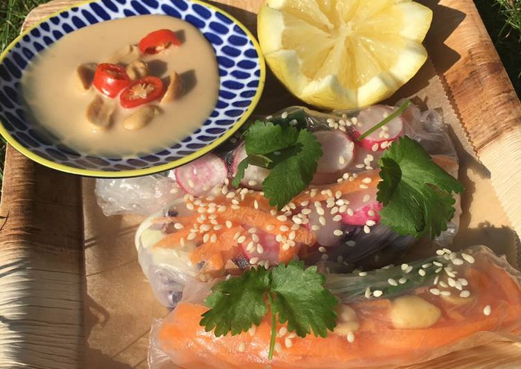 Vietnamese inspired vegetable rolls #summerchallange1 
So easy to make, no cooking required ๐