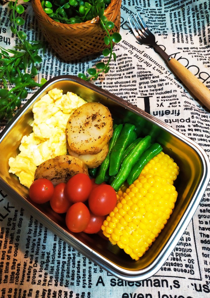 低卡輕食蒸玉米時蔬餐盒 的食譜成品照片