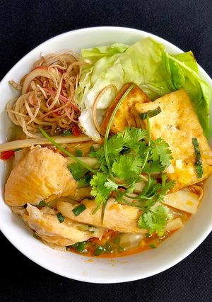 Hình của món Bún măng cá hồi keto.
