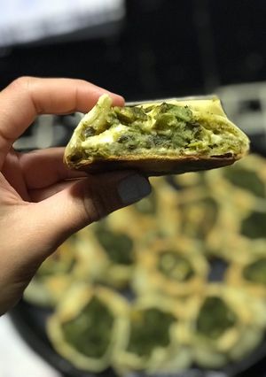 Una foto de Empanadas de espinaca jamón y queso
