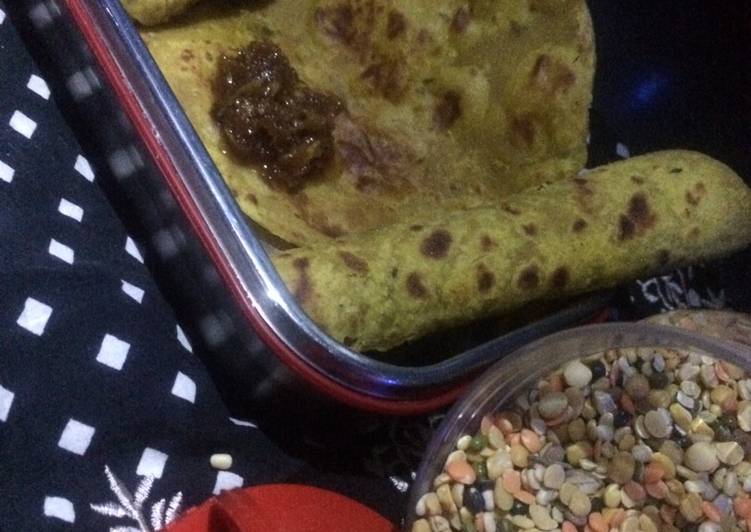 Mix Dal paratha with Ama Chunda 

#week3of5
#NonJunkSnacks