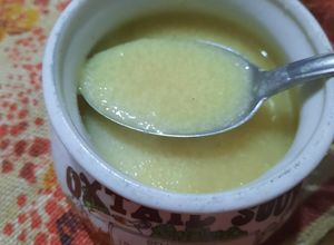 Una foto de Sopa de sémola (vitina) y queso crema