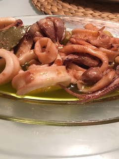 Una foto de Calamares en aceite