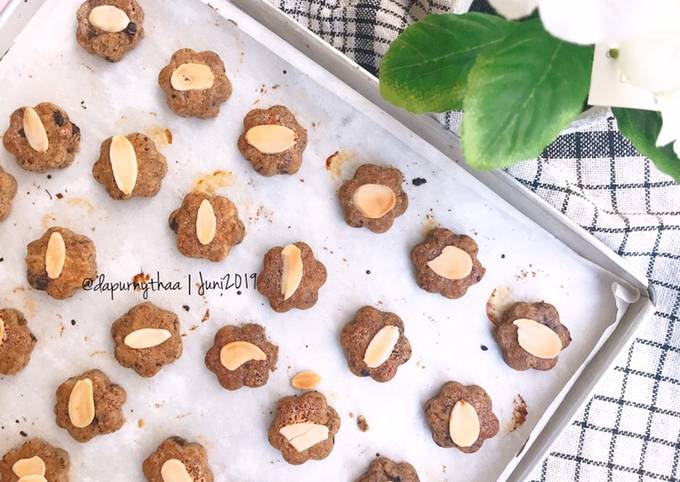 Oreo Almond Cookies