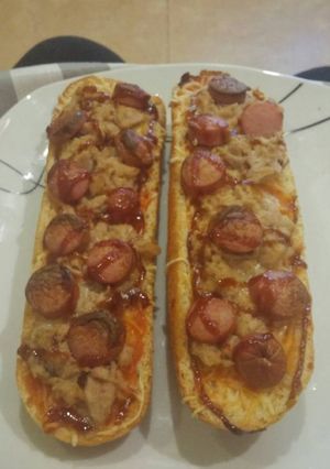 Una foto de Paninis de Atún con Frankfurt