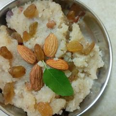A picture of Suji ka Halwa.