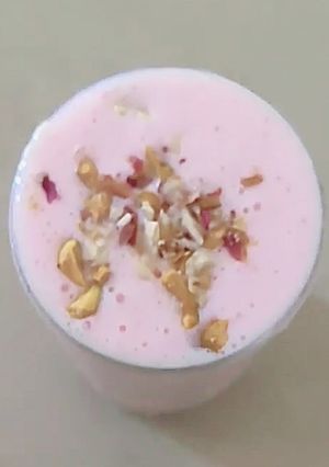 Hình của món Lassi dâu.