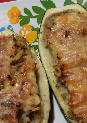 Una foto de Zapallitos relleno con carne vegetal