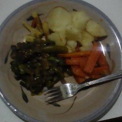 A picture of Fried and boiled vegetables.