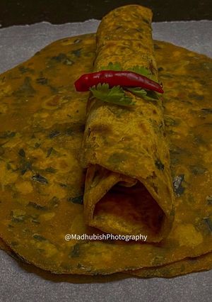 A picture of Thepla.
