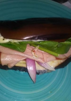 Una foto de Sándwich de berenjena
