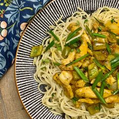 Mango Habanero Chicken with Olio Spaghetti 🍝 A picture of Mango Habanero Chicken with Olio Spaghetti 🍝.