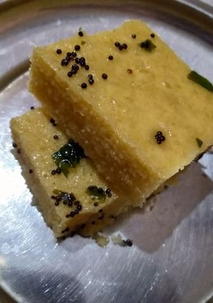 ढोकला (Dhokla recipe in Hindi) रेसिपी मुख्य फोटो