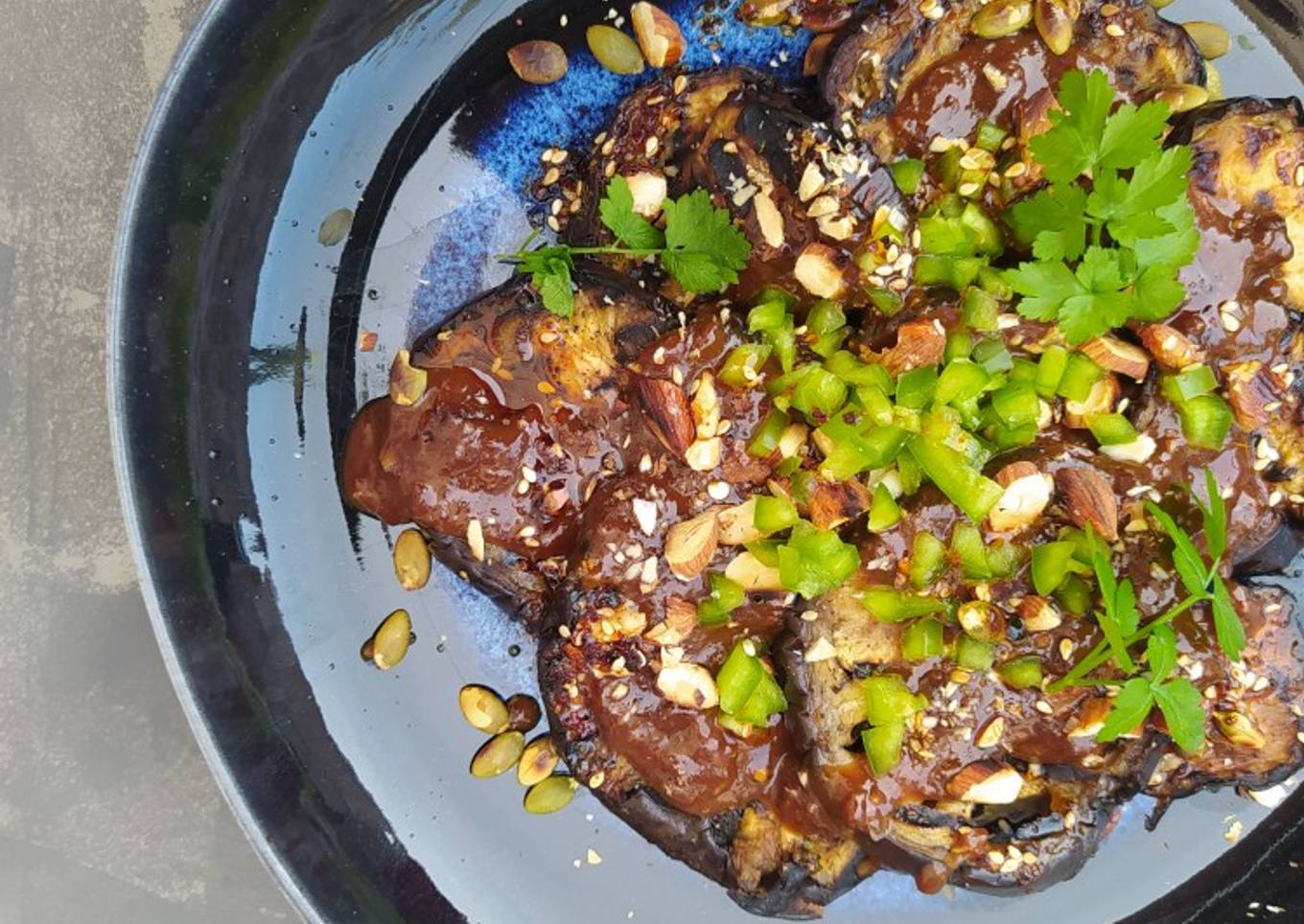 Berenjenas en salsa de cacahuetes