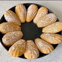 A picture of Vanilla madeleines.