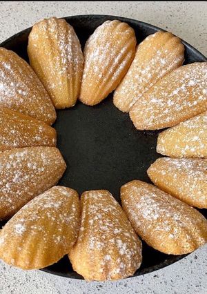 A picture of Vanilla madeleines.