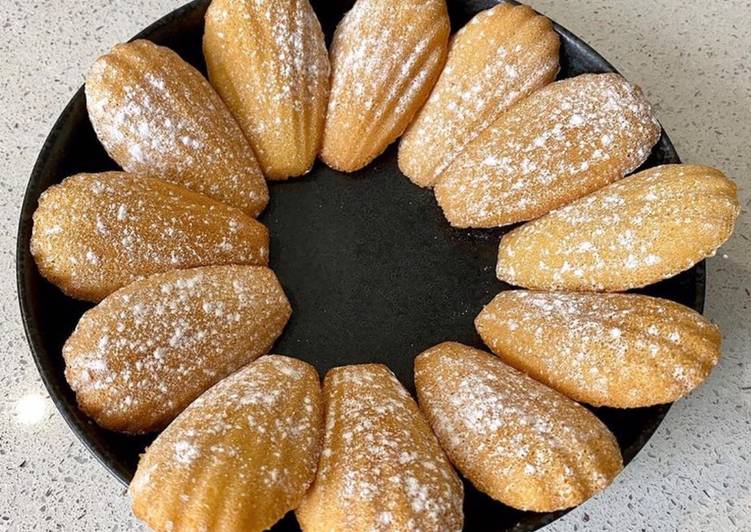 Easiest Way to Make Speedy Vanilla madeleines