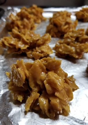 A picture of No bake peanut butter treats.