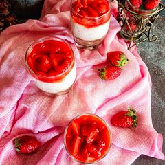 A picture of No Bake Strawberry Cheesecake.