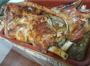 Una foto de Cordero (lechazo) al horno