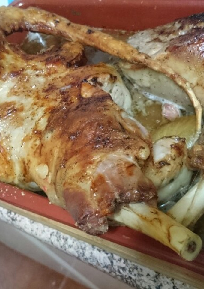 Una foto de Cordero (lechazo) al horno
