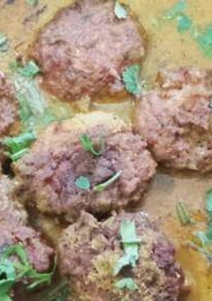 A picture of Papite ki kofte curry.