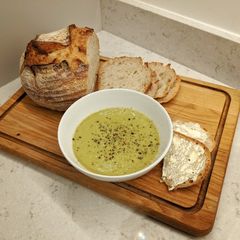 A picture of Cheesy Leek Soup.