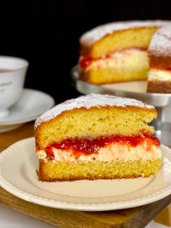 Una foto de 🇬🇧 Así comía la Reina Victoria: “VICTORIA SPONGE” (Reino Unido)