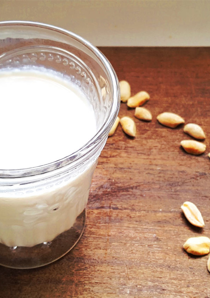 Una foto de Leche de cacahuate (Maní): Muy fácil y con todos los trucos para que salga perfecta! (Leche vegetal / vegana / deslactosada)