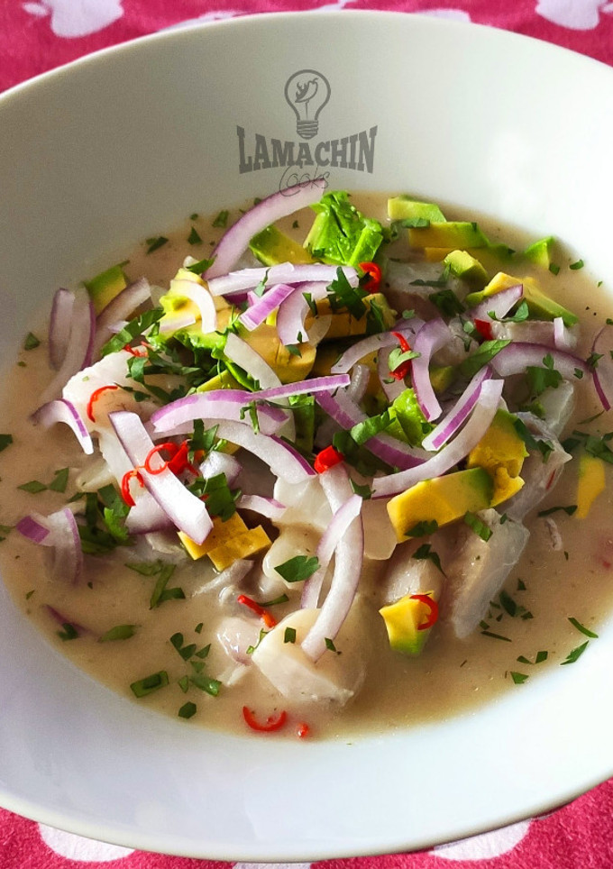 Una foto de Ceviche de corvina con leche de tigre