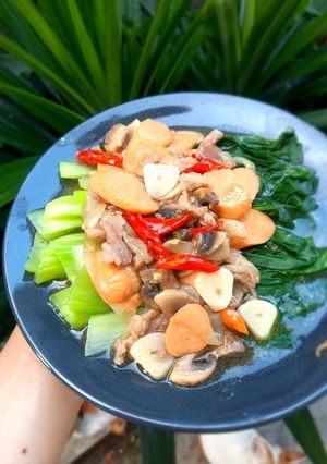 Foto resep Sawi Sendok Siram Sosis Jamur