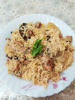 A picture of Yakhni Pulao.