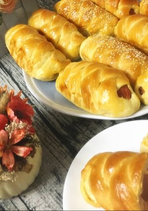 Hình của món Bánh mỳ cuộn xúc xích.