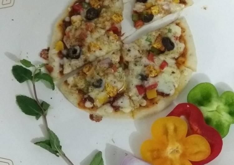 Simple Way to Prepare Award-winning Paneer Mix Veg Pizza Thin Crust