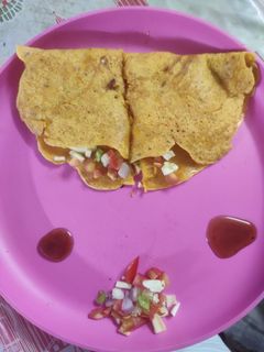 भरवां वेजिटेबल बेसन का चीला (bharwa vegetable besan ka cheela recipe in Hindi) रेसिपी मुख्य फोटो