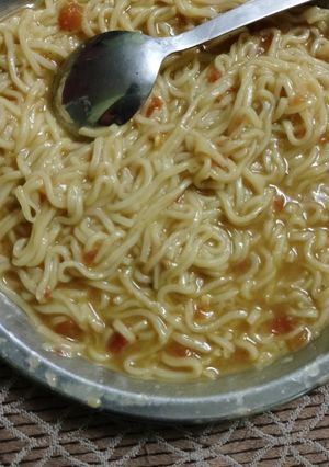 टमाटर मैगी (tamatar maggi recipe in Hindi) रेसिपी मुख्य फोटो