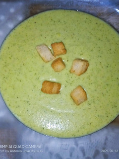 Una foto de Crema de calabacín y puerro