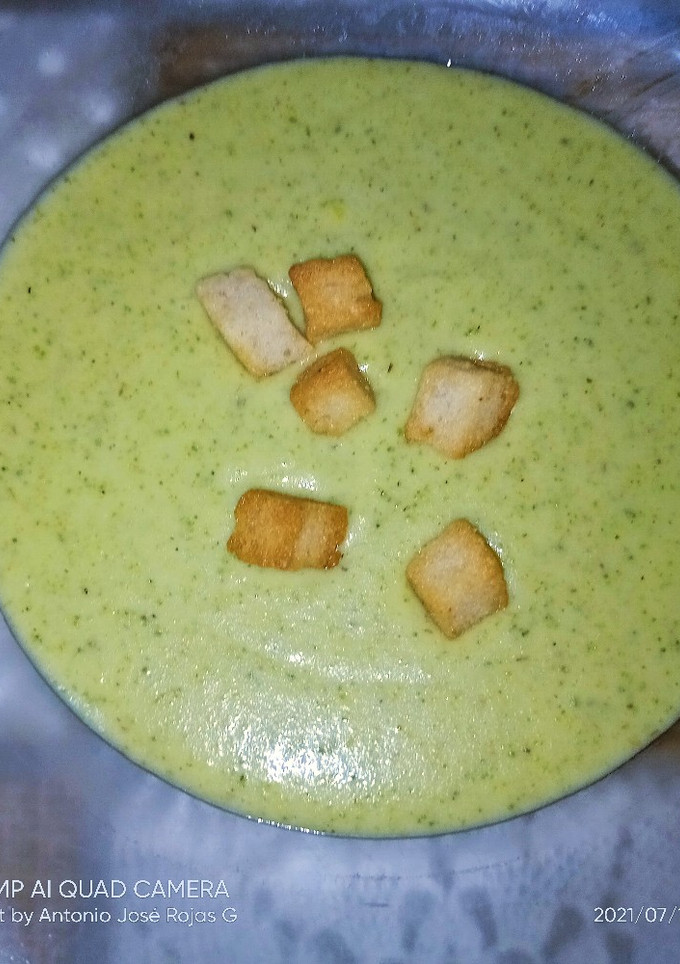 Una foto de Crema de calabacín y puerro