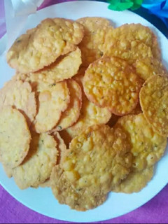 ક્રિસ્પી જીરા પૂરી (Crispy Jeera Poori Recipe In Gujarati) રેસીપી મુખ્ય ફોટો