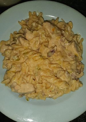 Kéthagymás tejszínes sajtos csírkeragu recept fotója
