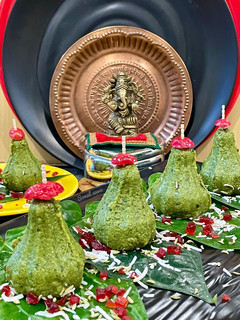 પાન પનીરી મોદક (paan paneeri modak recipe in Gujarati) રેસીપી મુખ્ય ફોટો
