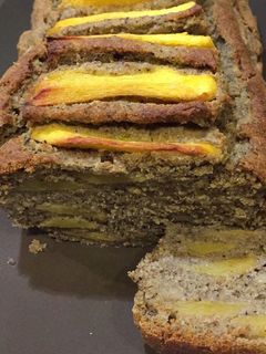 Una foto de Bizcocho glutenfree de naranja y caqui