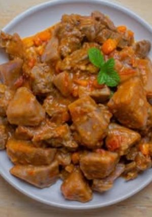 A picture of STEWED NDUMA (Arrowroots).