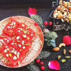 A picture of Karachi Halwa/jelly halwa.