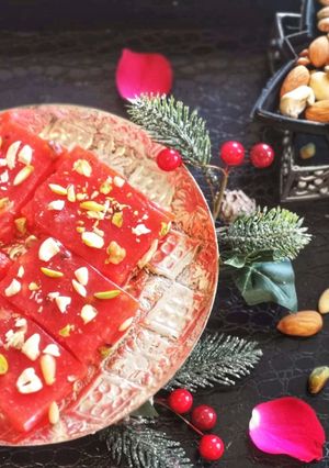 A picture of Karachi Halwa/jelly halwa.