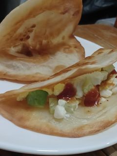 รูปของ Fried tortilla with Scrambled Eggs ตอติญ่าทอดไส้ไข่คน