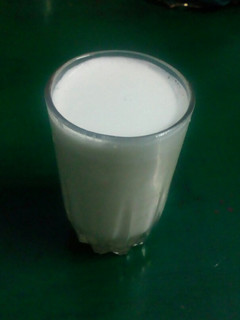வெண்ணிலா மில்க் ஷேக் (Vannila milkshake recipe in tamil) செய்முறை முக்கிய புகைப்படம்